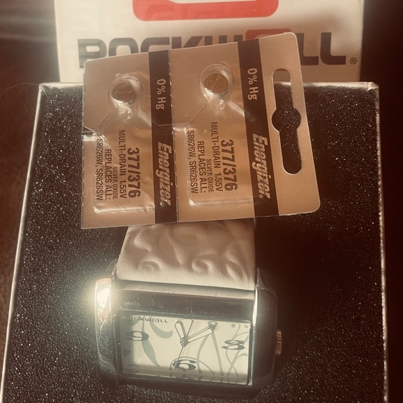 Rockwell Vanessa VN103 with 2 New sealed in original packaging Batteries - Picture 6 of 6